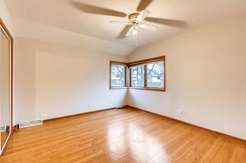 328 Radcliffe Ave, Des Plaines, IL 60016 photo 14