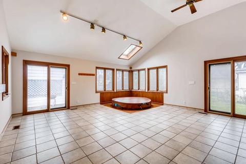 328 Radcliffe Ave, Des Plaines, IL 60016 photo 12