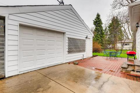 328 Radcliffe Ave, Des Plaines, IL 60016 photo 25