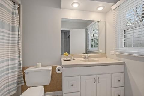 2845 White Pine Dr, Northbrook, IL 60062 photo 12