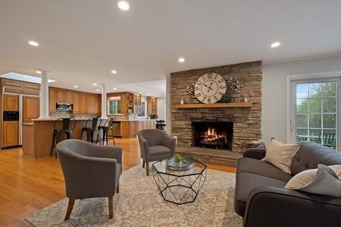 2845 White Pine Dr, Northbrook, IL 60062 photo 8