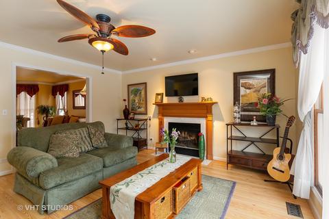 1056 Elma Ave, Elgin, IL 60120 photo 9
