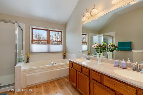 1056 Elma Ave, Elgin, IL 60120 photo 12