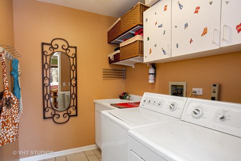 1056 Elma Ave, Elgin, IL 60120 photo 21