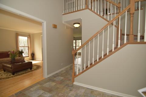 1056 Elma Ave, Elgin, IL 60120 photo 2