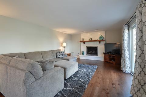 3830 Bordeaux Dr, Hoffman Estates, IL 60192 photo 7