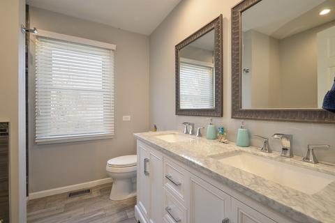 3830 Bordeaux Dr, Hoffman Estates, IL 60192 photo 20