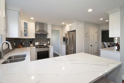 3830 Bordeaux Dr, Hoffman Estates, IL 60192 photo 4