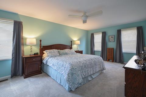 3830 Bordeaux Dr, Hoffman Estates, IL 60192 photo 12