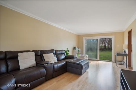 545 Jamison Ln, Hoffman Estates, IL 60169 photo 3