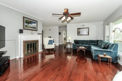 520 Wing Park Blvd, Elgin, IL 60123 photo 4
