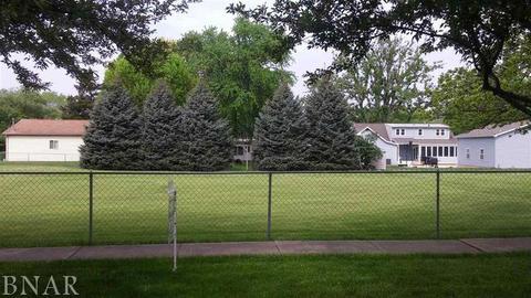 609 Highpoint Rd, Normal, IL 61761 photo 1