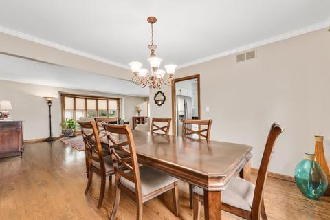 232 Somerset Rd, Willowbrook, IL 60527 photo 5