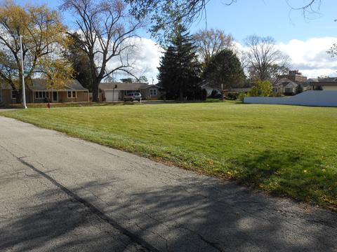 362 1st St, Wheeling, IL 60090 photo 3