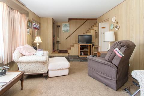 242 E Maple Ave, Roselle, IL 60172 photo 7