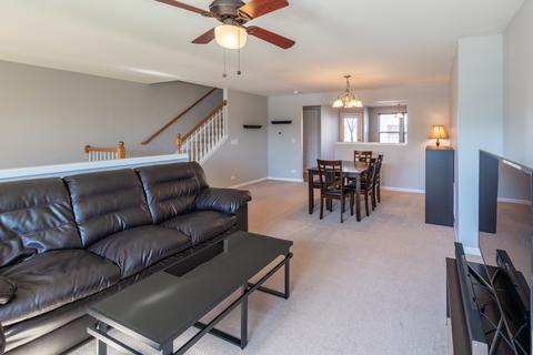 206 Devoe Dr, Oswego, IL 60543 photo 3