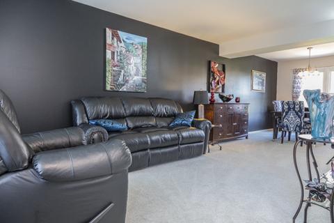 281 S Oak Ave, Bartlett, IL 60103 photo 4