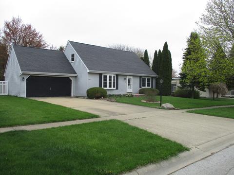 627 E Walnut St, Peotone, IL 60468 photo 2