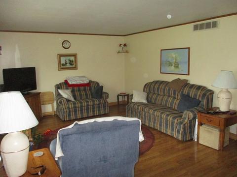 627 E Walnut St, Peotone, IL 60468 photo 8