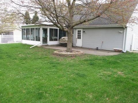 627 E Walnut St, Peotone, IL 60468 photo 7