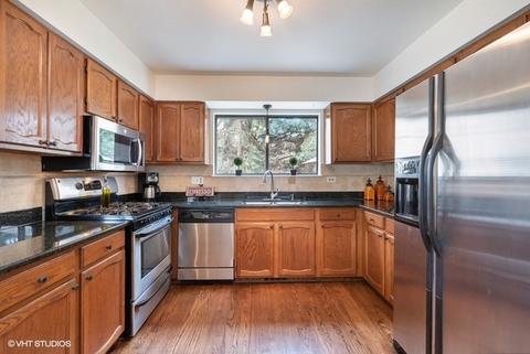 744 Crab Tree Ln, Bartlett, IL 60103 photo 2