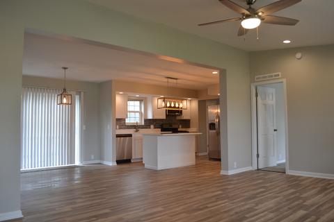 746 W 3rd St, Braidwood, IL 60408 photo 2