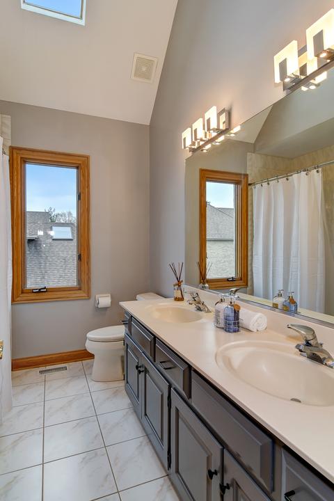 6807 Fieldstone Dr, Burr Ridge, IL 60527 photo 27