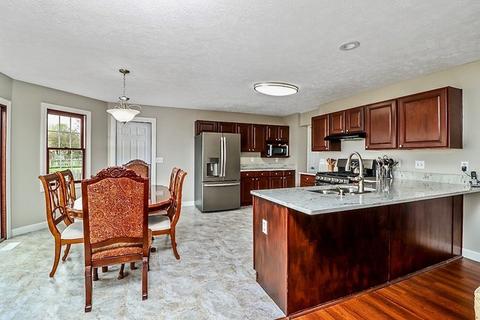 1529 Henry St, Normal, IL 61761 photo 10