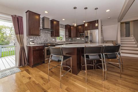 107 E Pine Ave, Roselle, IL 60172 photo 8
