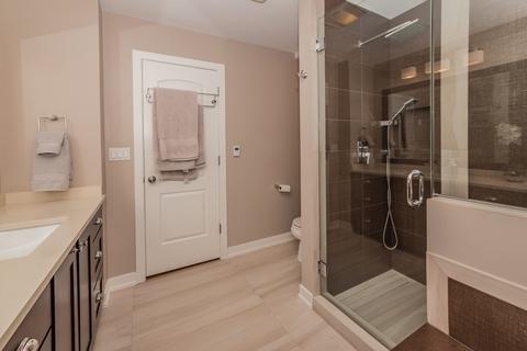 107 E Pine Ave, Roselle, IL 60172 photo 14