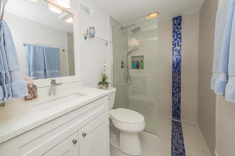 107 E Pine Ave, Roselle, IL 60172 photo 19