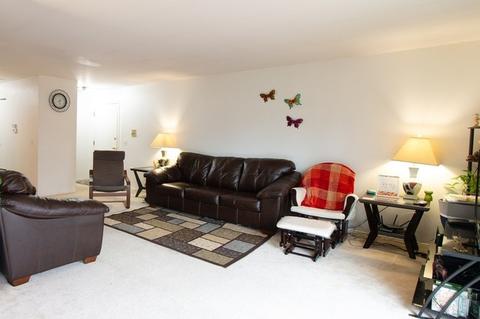 582 Williamsburg Ct #B2, Wheeling, IL 60090 photo 5