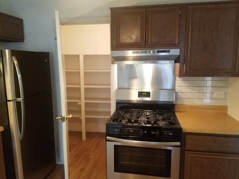 582 Williamsburg Ct #B2, Wheeling, IL 60090 photo 4