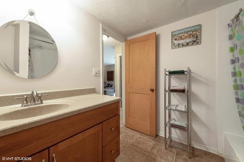 134 E Bailey Rd #D, Naperville, IL 60565 photo 9