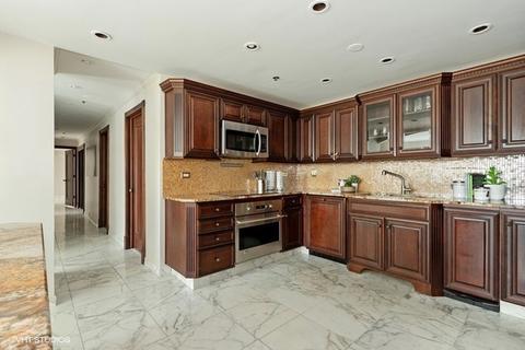 100 E Huron St #1104, Chicago, IL 60611 photo 7