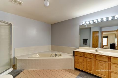 502 Philip Dr, Bartlett, IL 60103 photo 23