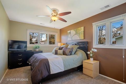 620 Hillcrest Blvd, Hoffman Estates, IL 60169 photo 9
