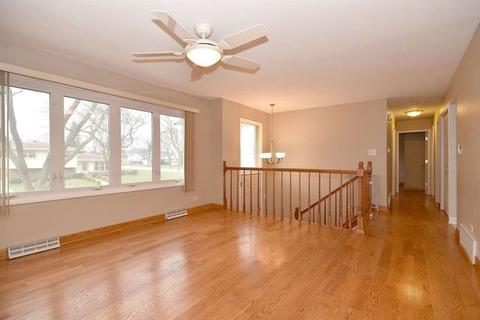 1852 W Mulloy Dr, Addison, IL 60101 photo 3