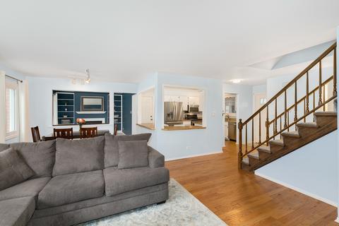 1099 Whitchurch Ct, Wheaton, IL 60189 photo 3
