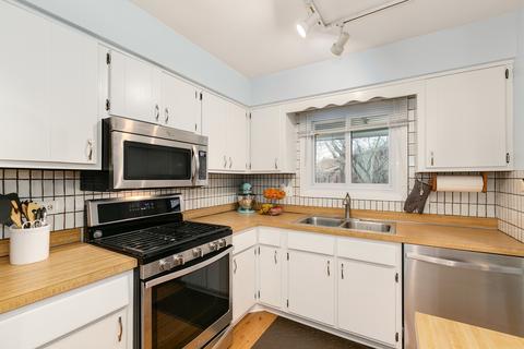1099 Whitchurch Ct, Wheaton, IL 60189 photo 6