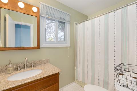 1099 Whitchurch Ct, Wheaton, IL 60189 photo 17