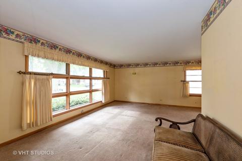 6 S Maple St, Mount Prospect, IL 60056 photo 3