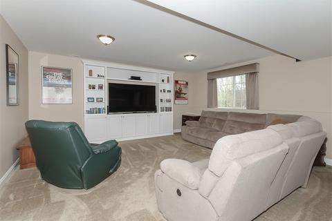 3860 Valhalla Dr, Elgin, IL 60124 photo 20