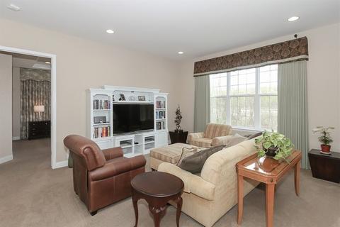 3860 Valhalla Dr, Elgin, IL 60124 photo 3