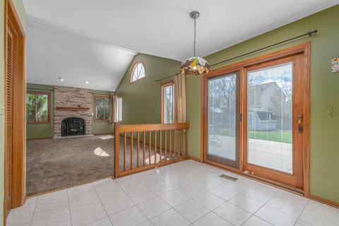 825 Cimarron Dr, Cary, IL 60013 photo 9