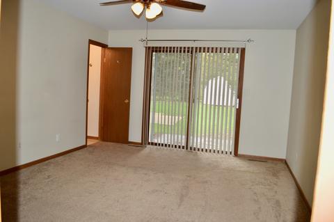 906 Royal Dr, Mchenry, IL 60050 photo 7