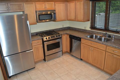 906 Royal Dr, Mchenry, IL 60050 photo 5