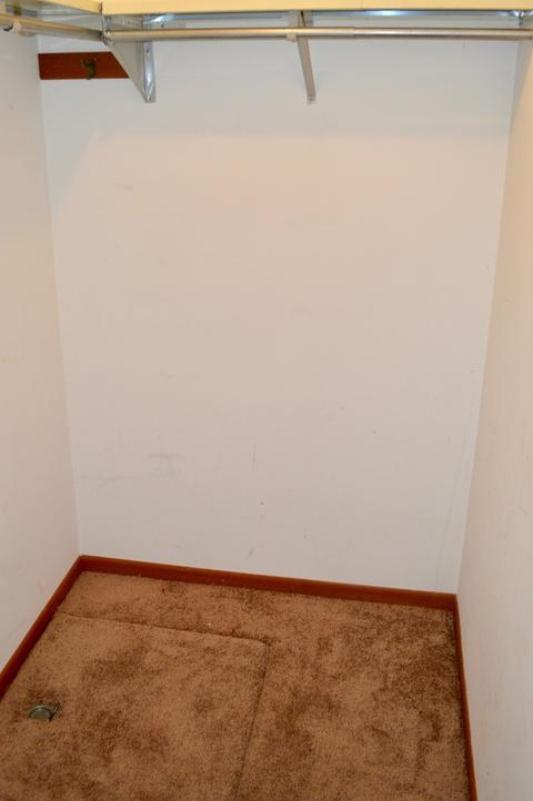 906 Royal Dr, Mchenry, IL 60050 photo 9