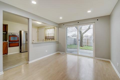 9268 Aspen Dr, Des Plaines, IL 60016 photo 5