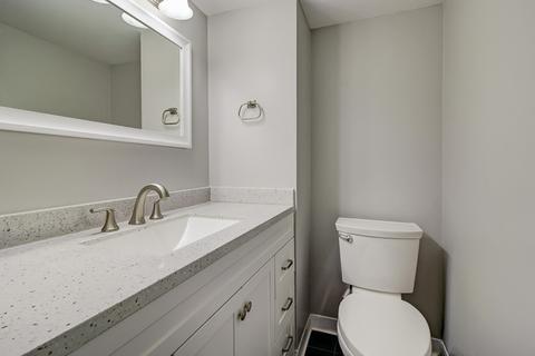 9268 Aspen Dr, Des Plaines, IL 60016 photo 4